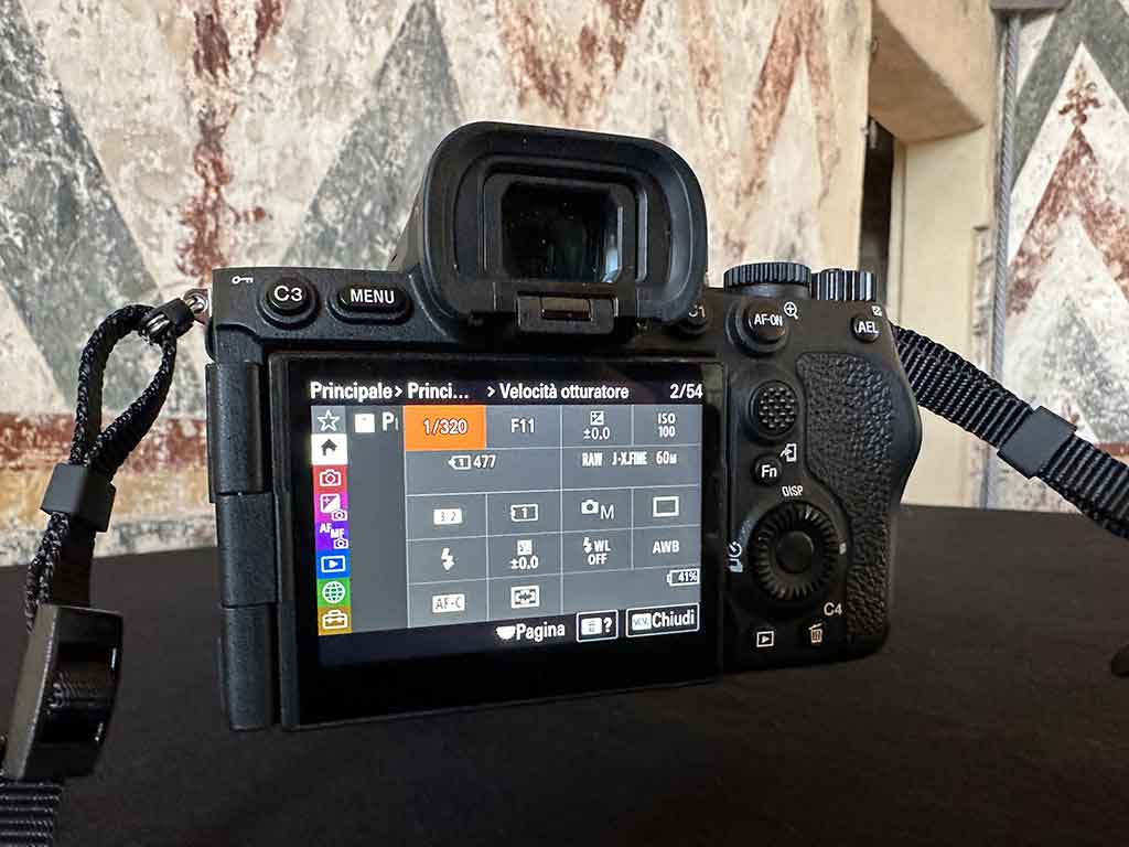 بررسی کامل دوربین Sony A7R IV، عکاسی با وضوح 61 مگاپیکسل